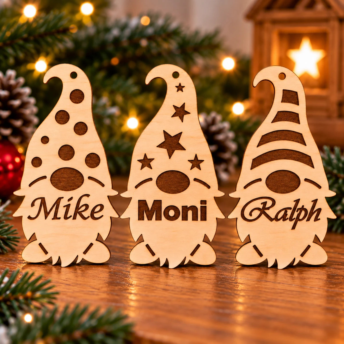 Personalisierte Weihnachtsgnome aus Holz – 3er-Set mit Wunschnamen